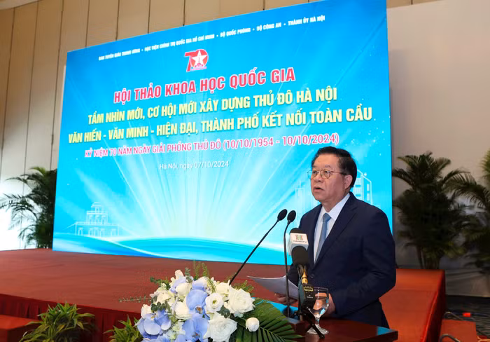 Trưởng ban Tuyên giáo Trung ương Nguyễn Trọng Nghĩa phát biểu bế mạc. Ảnh: hanoimoi.vn