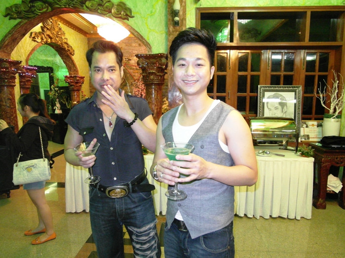 Quách Tuấn Du cũng rất buồn cười.... Quách Tuấn Du cũng rất buồn cười....