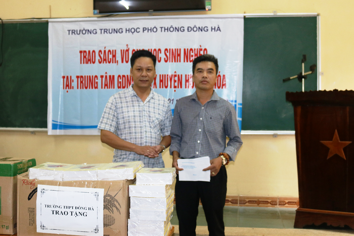 Trường Đông Hà trao quà ý nghĩa cùng em tới trường trước thềm năm học mới ảnh 6 Trường Đông Hà trao quà ý nghĩa cùng em tới trường trước thềm năm học mới ảnh 6