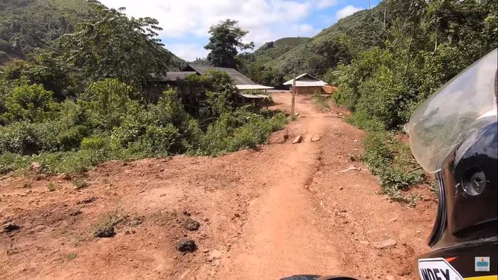 Đường vào với điểm trường Huổi Lụ 1. (Ảnh: LC)