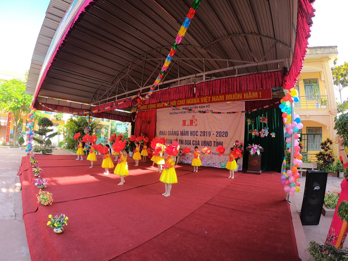 Hạnh phúc đầu năm học mới ở Na Cô Sa