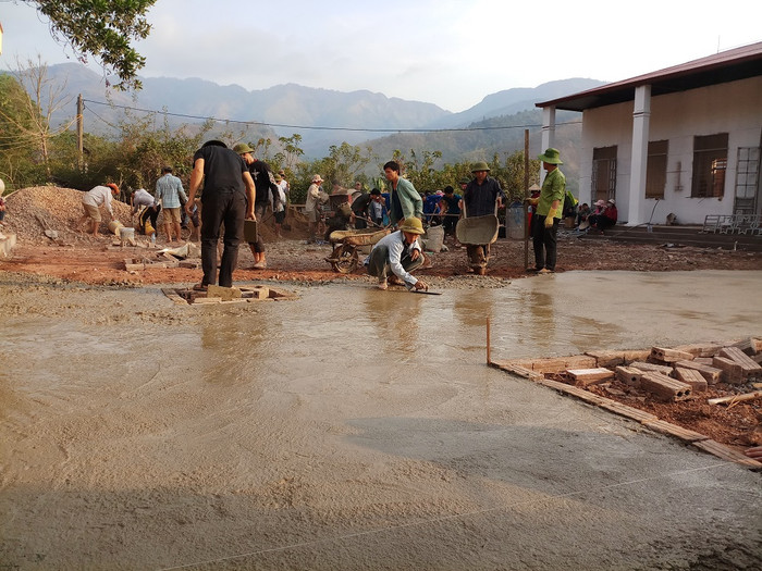 Rời bục giảng, các thầy cô là thợ hồ, thợ nề, thợ trộn vữa....