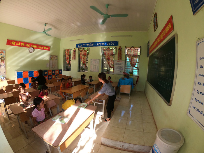 Buổi học ngày thường tại lớp học của cô giáo Lò Thị Vuông. (Ảnh: LC) Buổi học ngày thường tại lớp học của cô giáo Lò Thị Vuông. (Ảnh: LC)