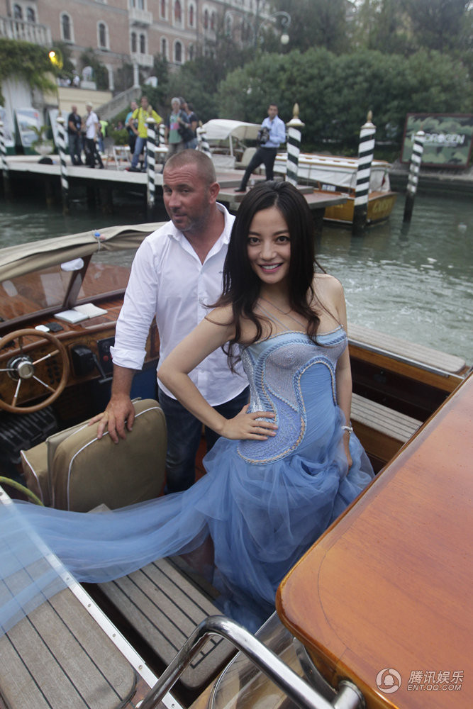 Tham quan thành phố Venice xinh đẹp bằng thuyền