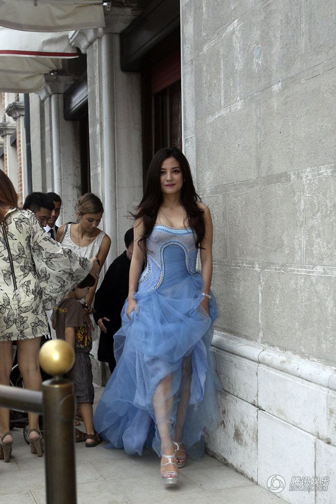 Càng có tuổi, nhan sắc của Triệu Vy lại càng mặn mà, đằm thắm