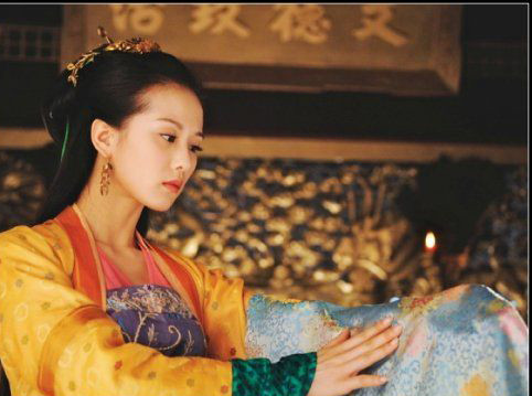 Gương mặt thanh tú, vóc dáng cao ráo và khả năng diễn xuất cực ổn là những lợi thế của cô. Gương mặt thanh tú, vóc dáng cao ráo và khả năng diễn xuất cực ổn là những lợi thế của cô.