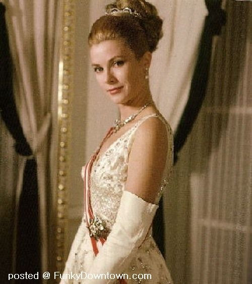 Và người cuối cùng giành được trái tim người phụ nữ xinh đẹp tuyệt trần này là hoàng tử Monaco Rainier III