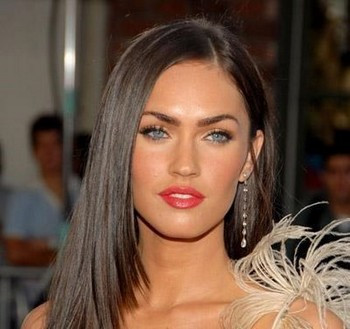 Megan Fox không chỉ có hình thể đẹp mà đôi mắt cô cũng vô cùng thu hút Megan Fox không chỉ có hình thể đẹp mà đôi mắt cô cũng vô cùng thu hút