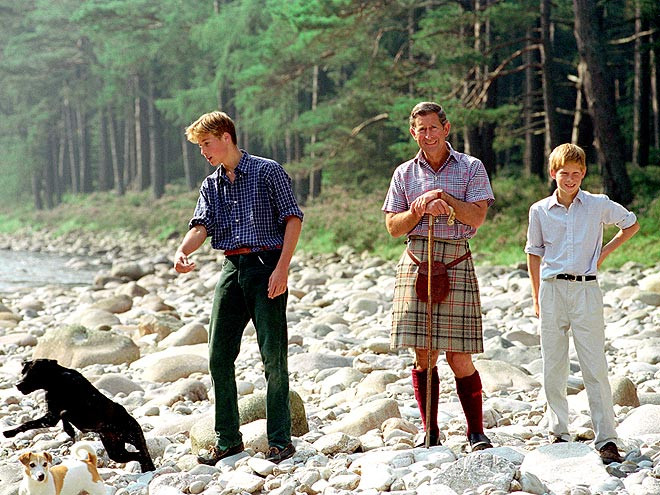 Ba bố con trong một chuyến dã ngoại Ba bố con trong một chuyến dã ngoại