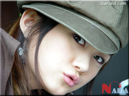 Nét thanh xuân mà phụ nữ ngoài 30 phải ao ước. Jang Na Ra cũng không phủ nhận việc mình phải nhờ đến make up để làm khuôn mặt xinh tươi, trẻ trung hơn, song trong mắt mọi người, duy trì được độ trẻ trung như thế này là điều không phải ai cũng may mắn có được. Nét thanh xuân mà phụ nữ ngoài 30 phải ao ước. Jang Na Ra cũng không phủ nhận việc mình phải nhờ đến make up để làm khuôn mặt xinh tươi, trẻ trung hơn, song trong mắt mọi người, duy trì được độ trẻ trung như thế này là điều không phải ai cũng may mắn có được.