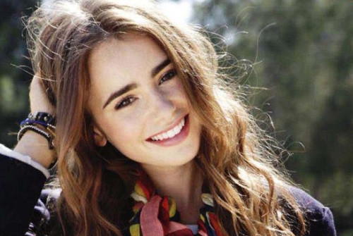 Từ ánh mắt, nụ cười đều toát lên khí chất cao sang, quý phái Từ ánh mắt, nụ cười đều toát lên khí chất cao sang, quý phái