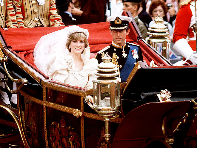 Hơn 600.0000 người đã tụ tập ở đường phố London để xem đám cưới của thái tử Charle và công nương Diana vào ngày 29/6/1981 Hơn 600.0000 người đã tụ tập ở đường phố London để xem đám cưới của thái tử Charle và công nương Diana vào ngày 29/6/1981