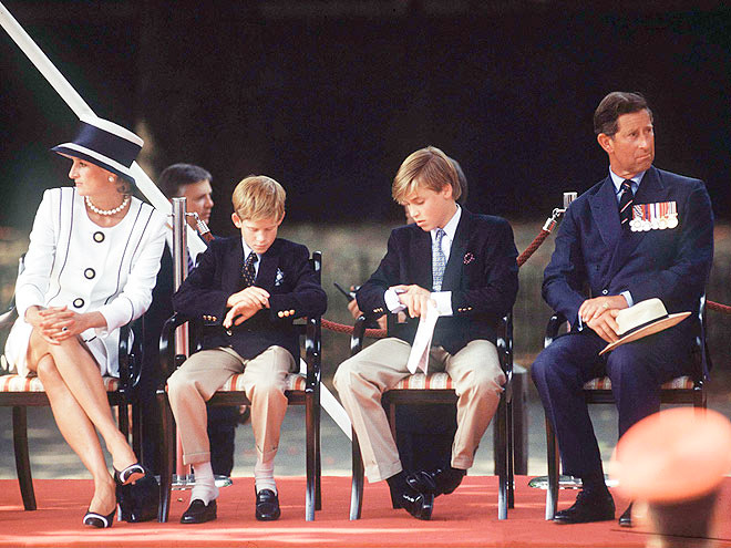 Hai con trai của bà, hoàng tử William và Harry Hai con trai của bà, hoàng tử William và Harry