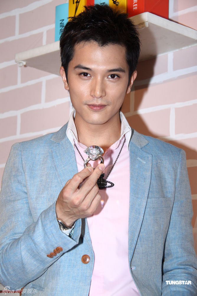 Những phim Khưu Trạch tham gia đều đạt lượng rating rất cao, vì vậy, anh đã trở thành "ông hoàng rating" mới của truyền hình Hoa ngữ