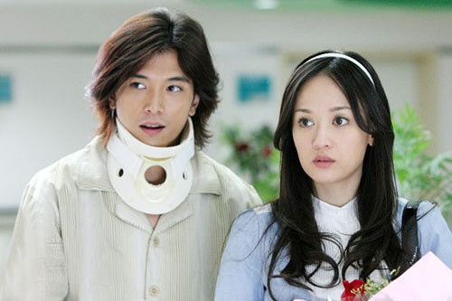 Anh cũng hợp tác với "nữ hoàng phim thần tượng" Trần Kiều Ân trong "Office Girl"