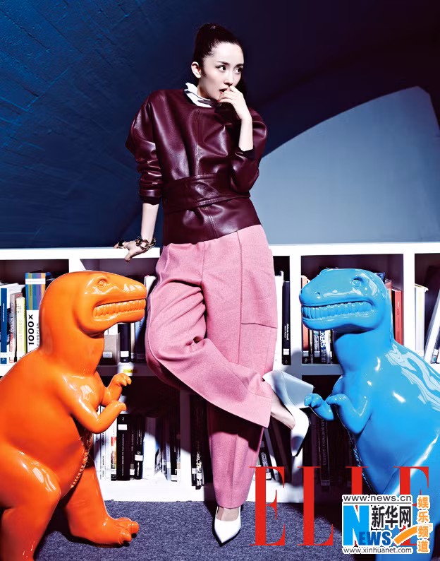 Áo khoác màu mận và quần hồng