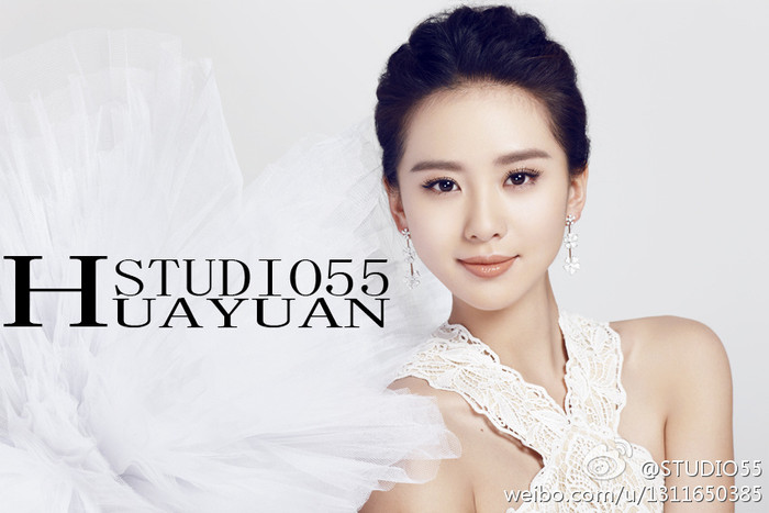 Lưu Thi Thi luôn chọn cho mình những bộ đồ nhẹ nhàng, thanh lịch và kín đáo nhưng vẫn khiến cô trông thật xinh đẹp và đầy nữ tính Lưu Thi Thi luôn chọn cho mình những bộ đồ nhẹ nhàng, thanh lịch và kín đáo nhưng vẫn khiến cô trông thật xinh đẹp và đầy nữ tính