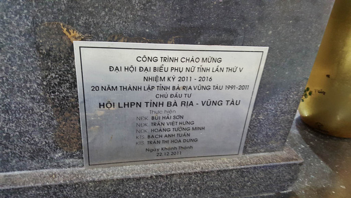 Tượng Liệt sĩ Võ Thị Sáu được Hội Liên hiệp Phụ nữ tỉnh Bà Rịa Vũng Tàu đặt trong đền thờ. Ảnh Hải Ninh Tượng Liệt sĩ Võ Thị Sáu được Hội Liên hiệp Phụ nữ tỉnh Bà Rịa Vũng Tàu đặt trong đền thờ. Ảnh Hải Ninh