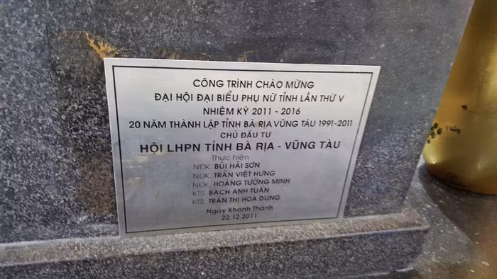 Tượng Liệt sĩ Võ Thị Sáu được Hội Liên hiệp Phụ nữ tỉnh Bà Rịa Vũng Tàu đặt trong đền thờ. Ảnh Hải Ninh