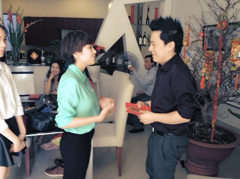 Trong những hình ảnh ca sĩ Lam Trường đăng tải có cả cô cháu gái nổi tiếng Tiêu Châu Như Quỳnh - thí sinh The Voice 2012 Trong những hình ảnh ca sĩ Lam Trường đăng tải có cả cô cháu gái nổi tiếng Tiêu Châu Như Quỳnh - thí sinh The Voice 2012