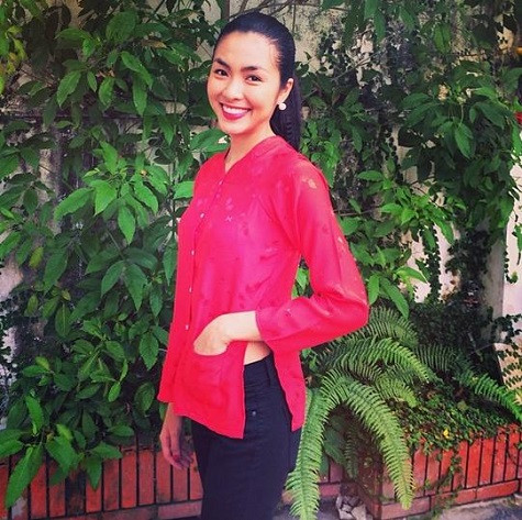 Tăng Thanh Hằng rạng rỡ trong chiếc áo bà ba đỏ của năm mới