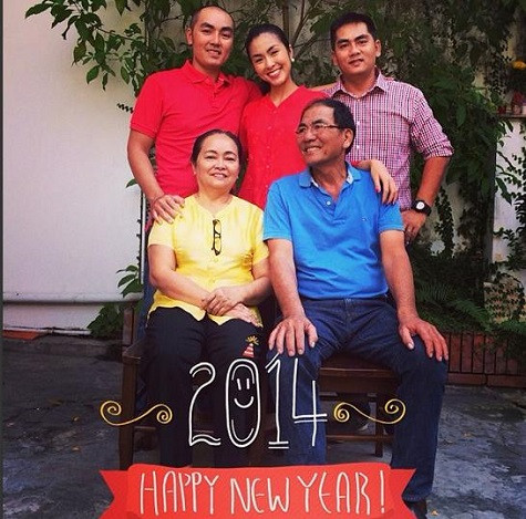 "Ngọc nữ" hạnh phúc lưu lại khoảnh khắc đẹp của mình và cả gia đình