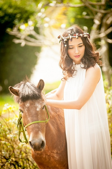 Hiện tại, Hoa hậu trở thành một trong những MC nữ đắt show nhất hiện nay