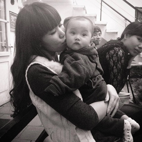 Lời chia sẻ trên trang cá nhân của Hà Anh đã nhận được sự đồng tình của rất nhiều người hâm mộ, đặc biệt là phái nữa. Họ cho rằng những lời Hà Anh nói rất chân thực và sâu sắc. Có không ít người gửi lời cảm ơn đến cô về những dòng chia sẻ thẳng thắn