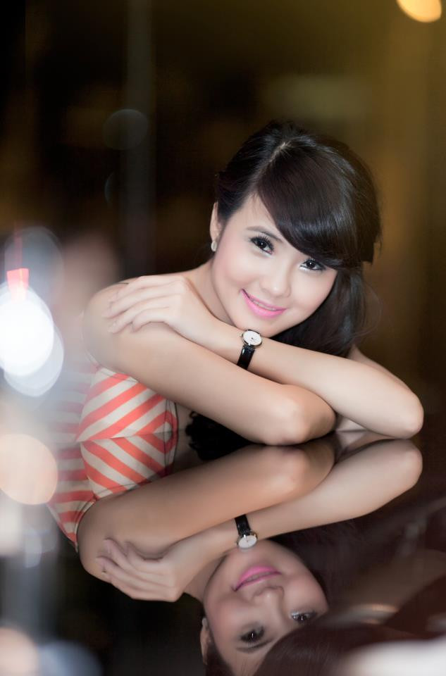 Bằng việc đoạt danh hiệu Hoa khôi ĐH Văn hóa mở rộng, Lê Khánh Chi đang dần thoát khỏi cái bóng nổi tiếng của người anh trai. >>So độ siêu kute của những nữ sinh đình đám nhất Thủ đô >>Những nữ sinh diện áo dài đẹp hơn cả vẻ xuân thì của Mai Phương Thúy Chùm ảnh: Những tấm thiệp đầy ý nghĩa mừng ngày Nhà giáo Việt Nam Những bức ảnh đen trắng quý hiếm về học sinh thời chiến >>Phát sốt vì 4 nữ giáo viên xinh đẹp >>NHỮNG NỮ SINH "NÓNG BỎNG" ĐÊM CHUNG KẾT MISS SÂN KHẤU ĐIỆN ẢNH >>Cư dân mạng "điên đảo" vì nhan sắc nữ sinh Trương Tân Uyển >>Hoa khôi ĐH Thương Mại 2012 duyên dáng áo dài >>Những hotgirl xinh đẹp làm "điên đảo" cư dân mạng (P8) Bằng việc đoạt danh hiệu Hoa khôi ĐH Văn hóa mở rộng, Lê Khánh Chi đang dần thoát khỏi cái bóng nổi tiếng của người anh trai. >>So độ siêu kute của những nữ sinh đình đám nhất Thủ đô >>Những nữ sinh diện áo dài đẹp hơn cả vẻ xuân thì của Mai Phương Thúy Chùm ảnh: Những tấm thiệp đầy ý nghĩa mừng ngày Nhà giáo Việt Nam Những bức ảnh đen trắng quý hiếm về học sinh thời chiến >>Phát sốt vì 4 nữ giáo viên xinh đẹp >>NHỮNG NỮ SINH "NÓNG BỎNG" ĐÊM CHUNG KẾT MISS SÂN KHẤU ĐIỆN ẢNH >>Cư dân mạng "điên đảo" vì nhan sắc nữ sinh Trương Tân Uyển >>Hoa khôi ĐH Thương Mại 2012 duyên dáng áo dài >>Những hotgirl xinh đẹp làm "điên đảo" cư dân mạng (P8)