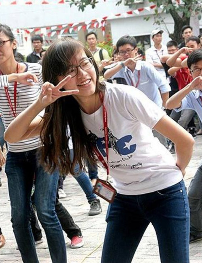 >>Chân dung Bộ trưởng Giáo dục và Đào tạo qua các thời kỳ >> Những tấm thiệp đầy ý nghĩa mừng ngày nhà giáo Việt Nam Những hình ảnh xúc động về "lớp học tật nguyền" của bà lão 80 tuổi Những hình ảnh xúc động... "Mẹ hiền của chúng con" Chùm ảnh: "Phiêu" cùng xe tự chế độc nhất vô nhị của học trò vùng cao Những bức ảnh đen trắng quý hiếm về học sinh thời chiến >>Phát sốt vì 4 nữ giáo viên xinh đẹp