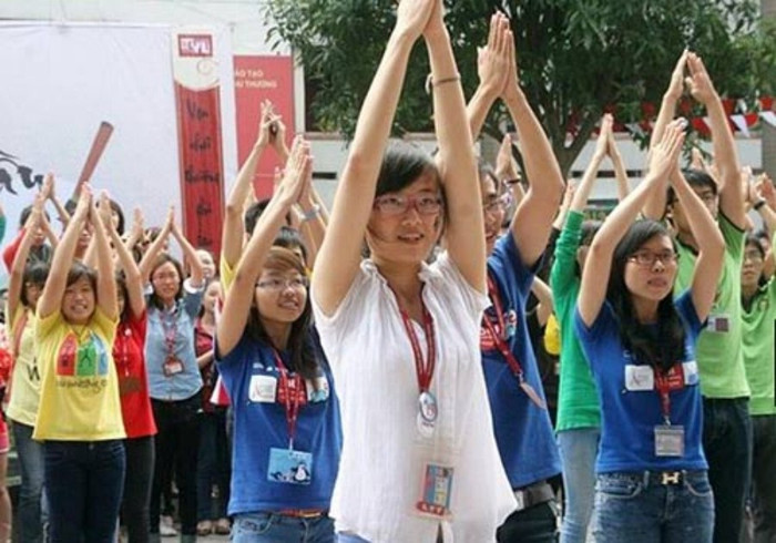 >>Chân dung Bộ trưởng Giáo dục và Đào tạo qua các thời kỳ >> Những tấm thiệp đầy ý nghĩa mừng ngày nhà giáo Việt Nam Những hình ảnh xúc động về "lớp học tật nguyền" của bà lão 80 tuổi Những hình ảnh xúc động... "Mẹ hiền của chúng con" Chùm ảnh: "Phiêu" cùng xe tự chế độc nhất vô nhị của học trò vùng cao Những bức ảnh đen trắng quý hiếm về học sinh thời chiến >>Phát sốt vì 4 nữ giáo viên xinh đẹp