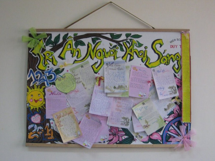 Chùm ảnh: Những tấm thiệp đầy ý nghĩa ngày Nhà giáo Việt Nam Những hình ảnh xúc động về "lớp học tật nguyền" của bà lão 80 tuổi Những hình ảnh xúc động... "Mẹ hiền của chúng con" Chùm ảnh: Ước mơ của trẻ thơ qua tranh vẽ Chùm ảnh: Những tấm thiệp đầy ý nghĩa ngày Nhà giáo Việt Nam Những hình ảnh xúc động về "lớp học tật nguyền" của bà lão 80 tuổi Những hình ảnh xúc động... "Mẹ hiền của chúng con" Chùm ảnh: Ước mơ của trẻ thơ qua tranh vẽ