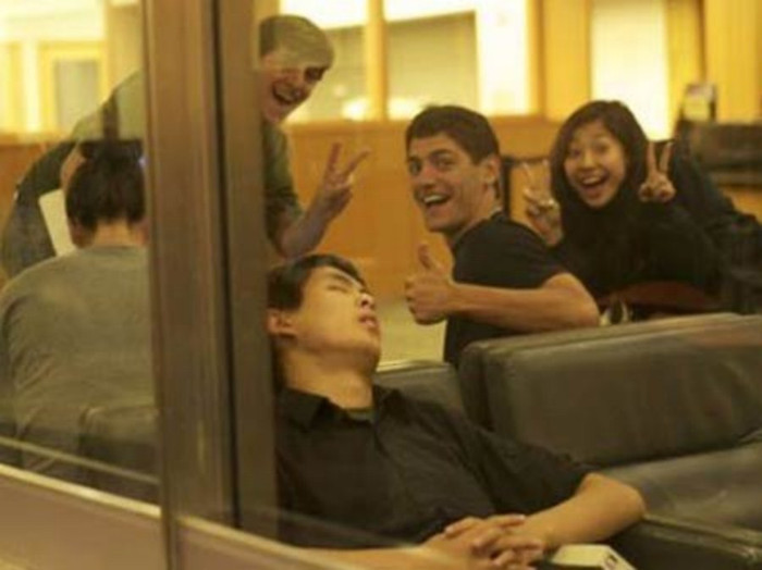 Và những hình ảnh này đã được chia sẻ trên website chuyên về ngủ gật trong thư viện. Cùng "chiêm ngưỡng" những tư thế ngủ hài hước của học sinh, sinh viên châu Á. >>Những hotgirl xinh đẹp làm điên đảo cư dân mạng Những nữ sinh đẹp mê hồn giữa đầm sen >>Phát sốt vì vẻ đẹp baby của cô giáo tương lai >>So độ siêu kute của những nữ sinh đình đám nhất Thủ đô >>Phát sốt vì 4 nữ giáo viên xinh đẹp >>Cư dân mạng "điên đảo" vì nhan sắc nữ sinh Trương Tân Uyển >>Hoa khôi ĐH Thương Mại 2012 duyên dáng áo dài Và những hình ảnh này đã được chia sẻ trên website chuyên về ngủ gật trong thư viện. Cùng "chiêm ngưỡng" những tư thế ngủ hài hước của học sinh, sinh viên châu Á. >>Những hotgirl xinh đẹp làm điên đảo cư dân mạng Những nữ sinh đẹp mê hồn giữa đầm sen >>Phát sốt vì vẻ đẹp baby của cô giáo tương lai >>So độ siêu kute của những nữ sinh đình đám nhất Thủ đô >>Phát sốt vì 4 nữ giáo viên xinh đẹp >>Cư dân mạng "điên đảo" vì nhan sắc nữ sinh Trương Tân Uyển >>Hoa khôi ĐH Thương Mại 2012 duyên dáng áo dài