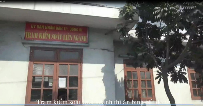Trạm Kiểm soát liên ngành của UBND TP. Uông Bí, hầu như chẳng bao giờ cán bộ phải "ngó mặt" ra đường... Trạm Kiểm soát liên ngành của UBND TP. Uông Bí, hầu như chẳng bao giờ cán bộ phải "ngó mặt" ra đường...