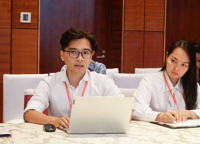 Thạc sĩ Ngô Nhật Tiến đại diện nhóm tác giả trình bày kết quả nghiên cứu tại Diễn đàn về Khoa học sư phạm và Giáo dục năm 2023 do Trường Đại học Giáo dục, Đại học Quốc gia Hà Nội tổ chức. Ảnh: Minh Chi Thạc sĩ Ngô Nhật Tiến đại diện nhóm tác giả trình bày kết quả nghiên cứu tại Diễn đàn về Khoa học sư phạm và Giáo dục năm 2023 do Trường Đại học Giáo dục, Đại học Quốc gia Hà Nội tổ chức. Ảnh: Minh Chi