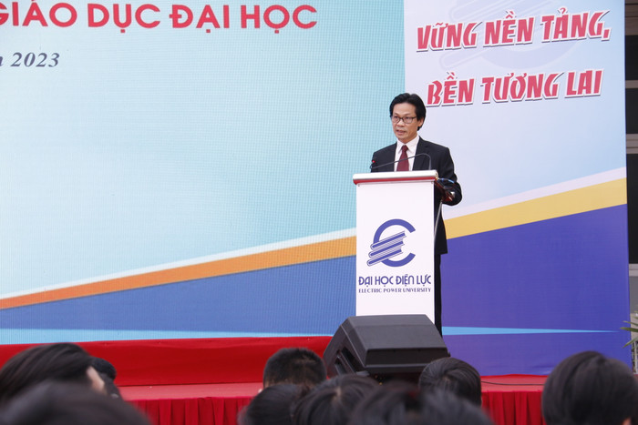 Phó giáo sư Đinh Văn Toàn - Phó Giám đốc Trung tâm Kiểm định chất lượng giáo dục - Đại học Quốc gia Hà Nội Phó giáo sư Đinh Văn Toàn - Phó Giám đốc Trung tâm Kiểm định chất lượng giáo dục - Đại học Quốc gia Hà Nội