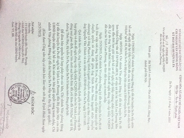 Lấy lý do ông Nam cung cấp hồ sơ, Văn phòng Đăng ký đất đai huyện Sa Pa đã trì hoãn việc cấp lại Giấy chứng nhận cho bà Phương theo sự chỉ đạo của UBND tỉnh Lào Cai.