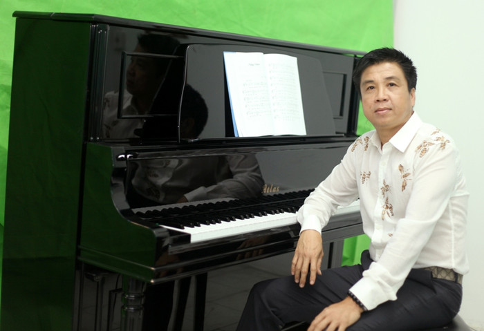 "Hưng là một người biết sống tử tế, biết mang ơn những người đã từng giúp mình" - Ca sĩ Hoài Nam. "Hưng là một người biết sống tử tế, biết mang ơn những người đã từng giúp mình" - Ca sĩ Hoài Nam.