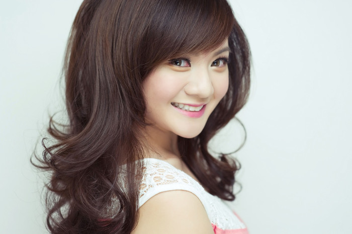 Định cư tại Mỹ, gần đây, Xuân Mai thường xuyên trở về Việt Nam biểu diễn nghệ thuật.