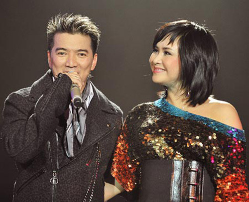 Ca sĩ Hoài Nam tiếc cho mối quan hệ đã đổ vỡ của Thanh Lam và Đàm Vĩnh Hưng. Ca sĩ Hoài Nam là người đã là người giúp Đàm Vĩnh Hưng có cơ hội hát chung Thanh Lam ca khúc Bên em là biển rộng lần đầu tiên vào năm 1998, lúc anh còn chưa nổi tiếng. Ca sĩ Hoài Nam tiếc cho mối quan hệ đã đổ vỡ của Thanh Lam và Đàm Vĩnh Hưng. Ca sĩ Hoài Nam là người đã là người giúp Đàm Vĩnh Hưng có cơ hội hát chung Thanh Lam ca khúc Bên em là biển rộng lần đầu tiên vào năm 1998, lúc anh còn chưa nổi tiếng.