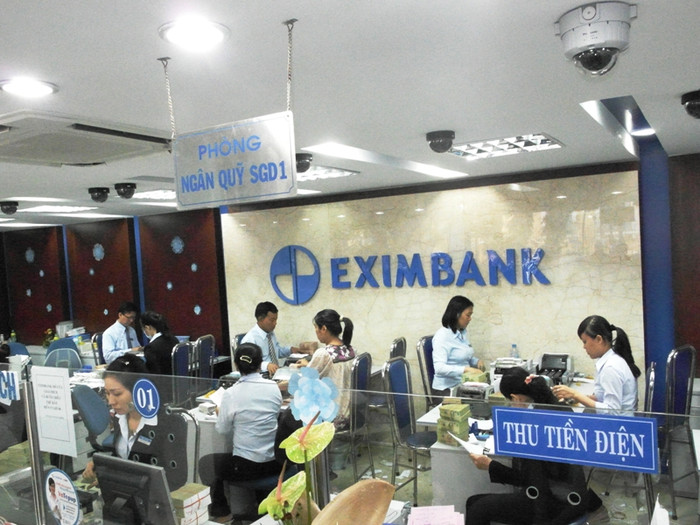 Các nhân viên làm việc rất tích cực. Nhân viên Phạm Hoàng Hiếu: “Tin đồn nhảm ở đâu không, ở đây đâu có liên quan gì đến việc bầu Kiên bị bắt…” Các nhân viên làm việc rất tích cực. Nhân viên Phạm Hoàng Hiếu: “Tin đồn nhảm ở đâu không, ở đây đâu có liên quan gì đến việc bầu Kiên bị bắt…”