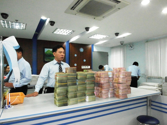 Tiền chất đống, chuẩn bị nhập kho… Tiền chất đống, chuẩn bị nhập kho…