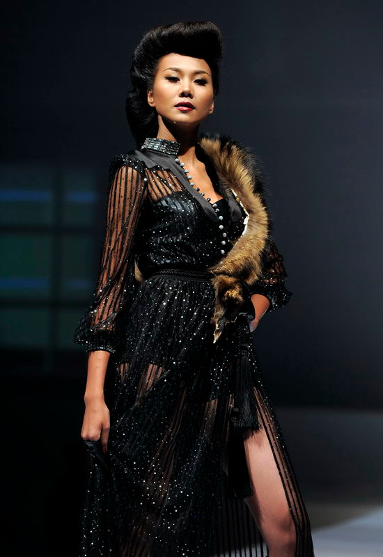 Lợi thế gương mặt khả ái, được Thanh Hằng tận dụng tối qua... Lợi thế gương mặt khả ái, được Thanh Hằng tận dụng tối qua...