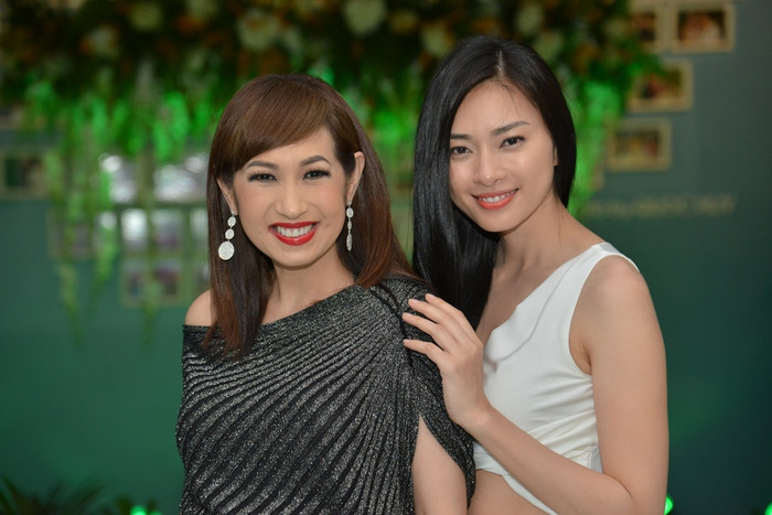 Và sự đặc biệt đó còn dành cho danh ca hải ngoại Ý Lan. Và sự đặc biệt đó còn dành cho danh ca hải ngoại Ý Lan.