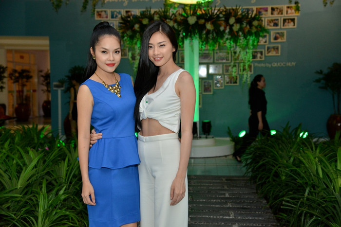 Rạng rỡ bên Dương Cẩm Lynh. Rạng rỡ bên Dương Cẩm Lynh.