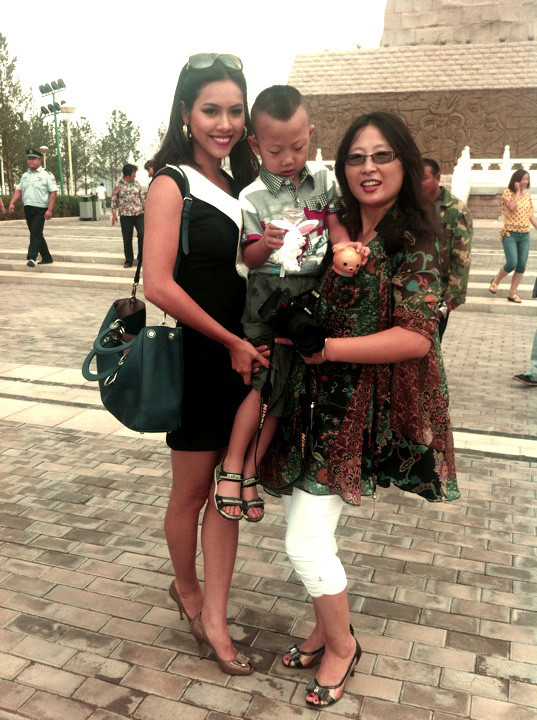 Cô tự tin: "Tôi đang trong tâm trạng rất thoải mái. Hy vọng may mắn sẽ đến với tôi trong đêm chung kết". Cô tự tin: "Tôi đang trong tâm trạng rất thoải mái. Hy vọng may mắn sẽ đến với tôi trong đêm chung kết".