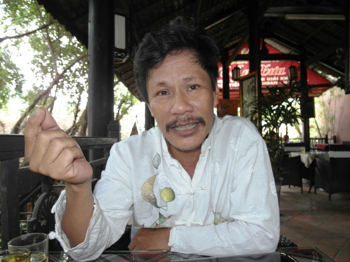 "Chớ thấy lấp lánh mà ngỡ là vàng. Nhiều khi thấy vậy chứ không phải vậy đâu!" - Nghệ sĩ Nhiếp ảnh Thái Phiên nói về những người đẹp Việt Nam nếu... khỏa thân. >> MỘT SỐ TÁC PHẨM CỦA THÁI PHIÊN "Chớ thấy lấp lánh mà ngỡ là vàng. Nhiều khi thấy vậy chứ không phải vậy đâu!" - Nghệ sĩ Nhiếp ảnh Thái Phiên nói về những người đẹp Việt Nam nếu... khỏa thân. >> MỘT SỐ TÁC PHẨM CỦA THÁI PHIÊN