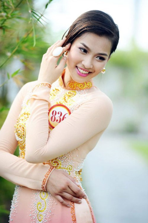 Thí sinh Vương Thu Phương tại cuộc thi Hoa hậu Việt Nam năm 2012. Thí sinh Vương Thu Phương tại cuộc thi Hoa hậu Việt Nam năm 2012.