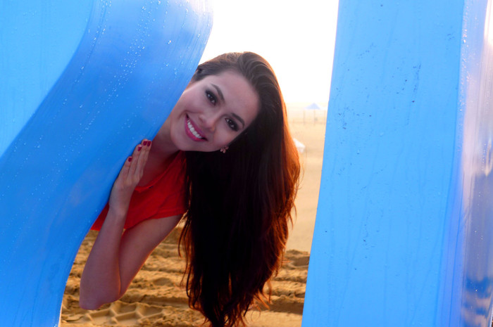 Nụ cười tươi tắn luôn hiện diện trong chuyến đi lý thú của Hoàng My. Nụ cười tươi tắn luôn hiện diện trong chuyến đi lý thú của Hoàng My.