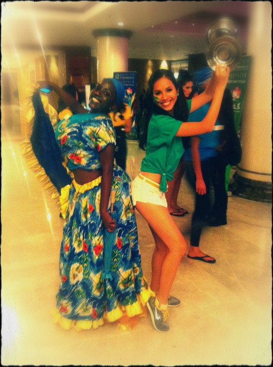 Một lần nữa, Hoàng My không được lọt vào vòng trong phần thi Fitness/Sport, đành đứng ở ngoài, cầm 2 cái thau của nhà hàng, làm chiêng cổ vũ các thí sinh may mắn hơn mình. Hoàng My chưa đạt một giải phụ nào tại cuộc thi HHTG năm 2012, cho đến thời điểm này.